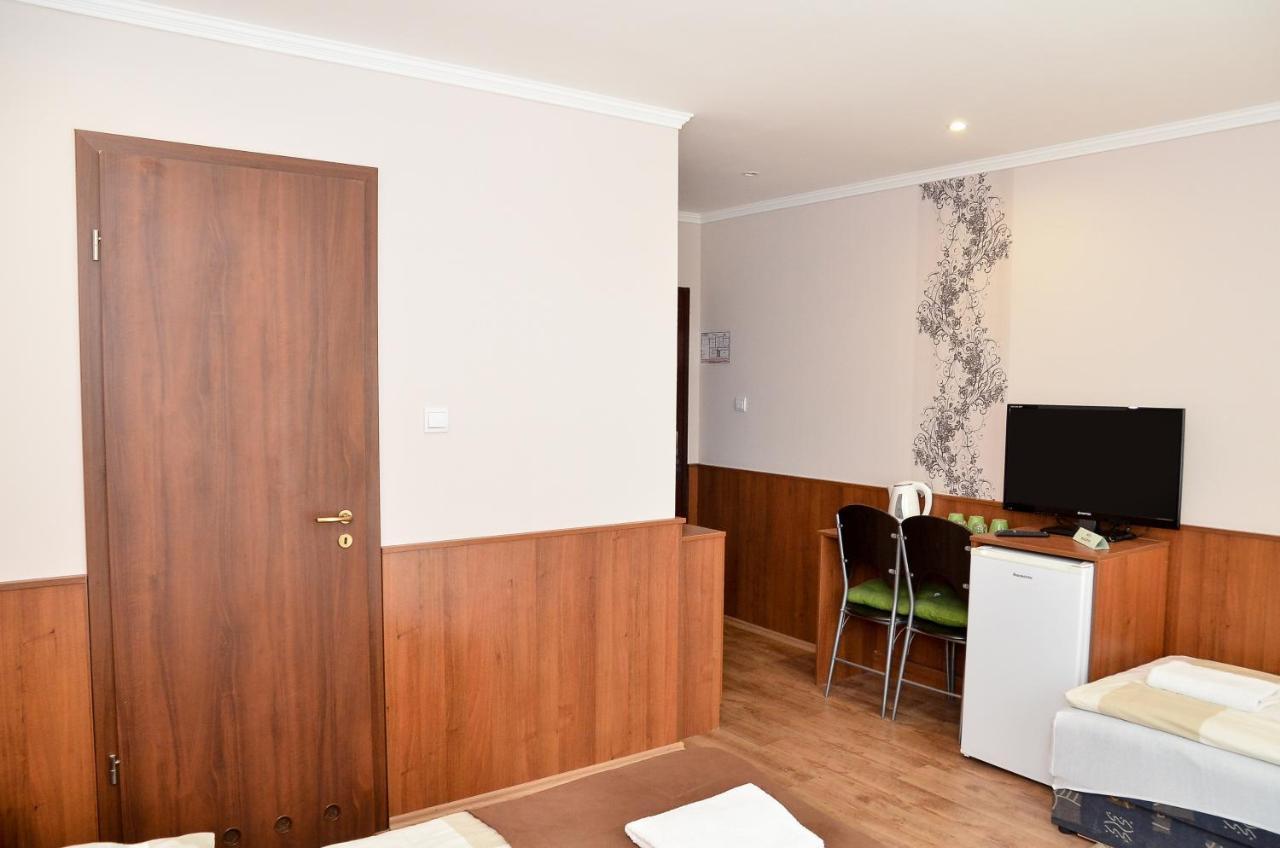 Media Panzio Es Apartmanhaz Hajdúszoboszló Exterior foto