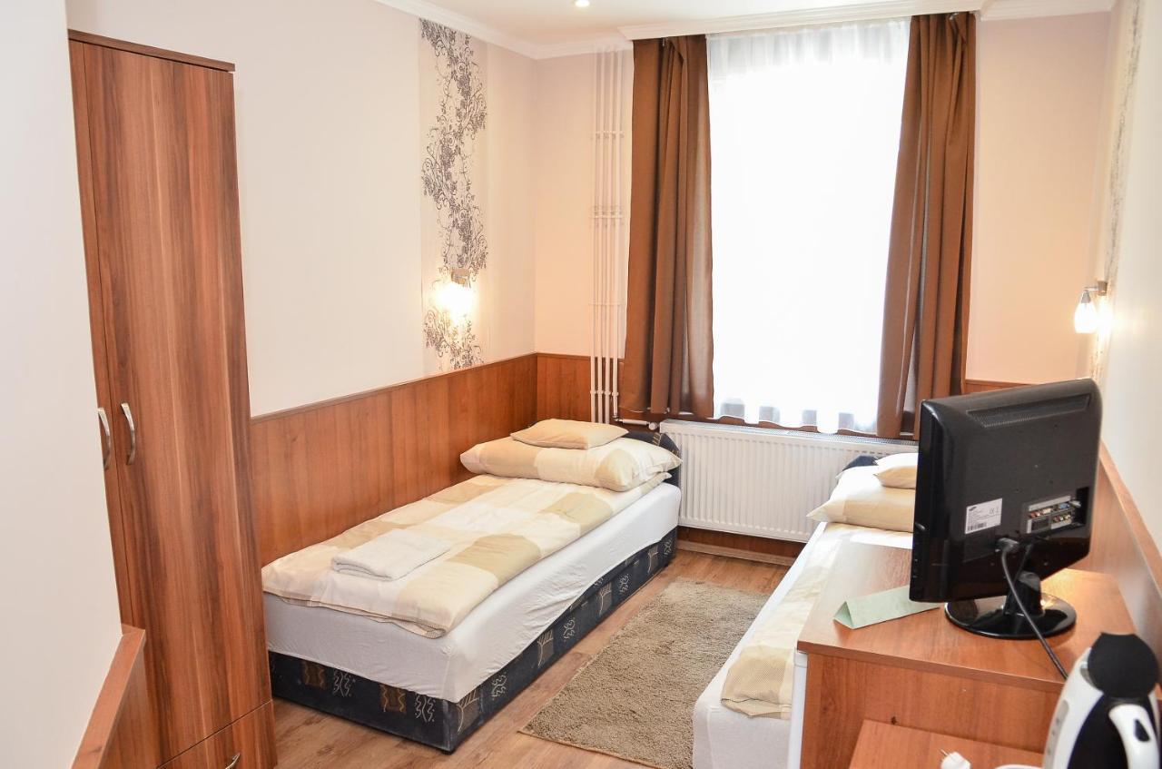 Media Panzio Es Apartmanhaz Hajdúszoboszló Exterior foto