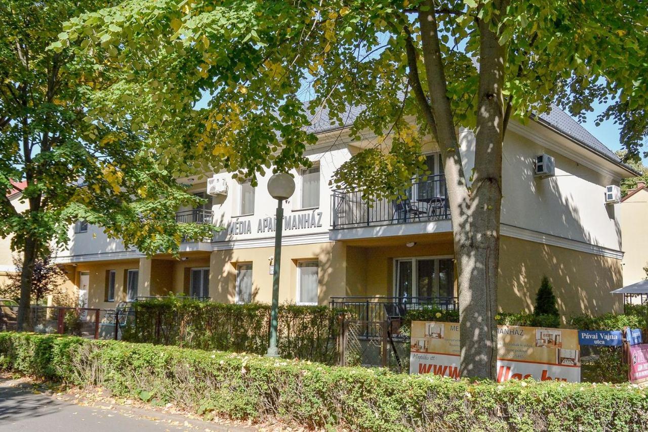 Media Panzio Es Apartmanhaz Hajdúszoboszló Exterior foto