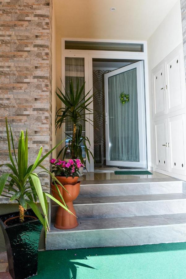 Media Panzio Es Apartmanhaz Hajdúszoboszló Exterior foto