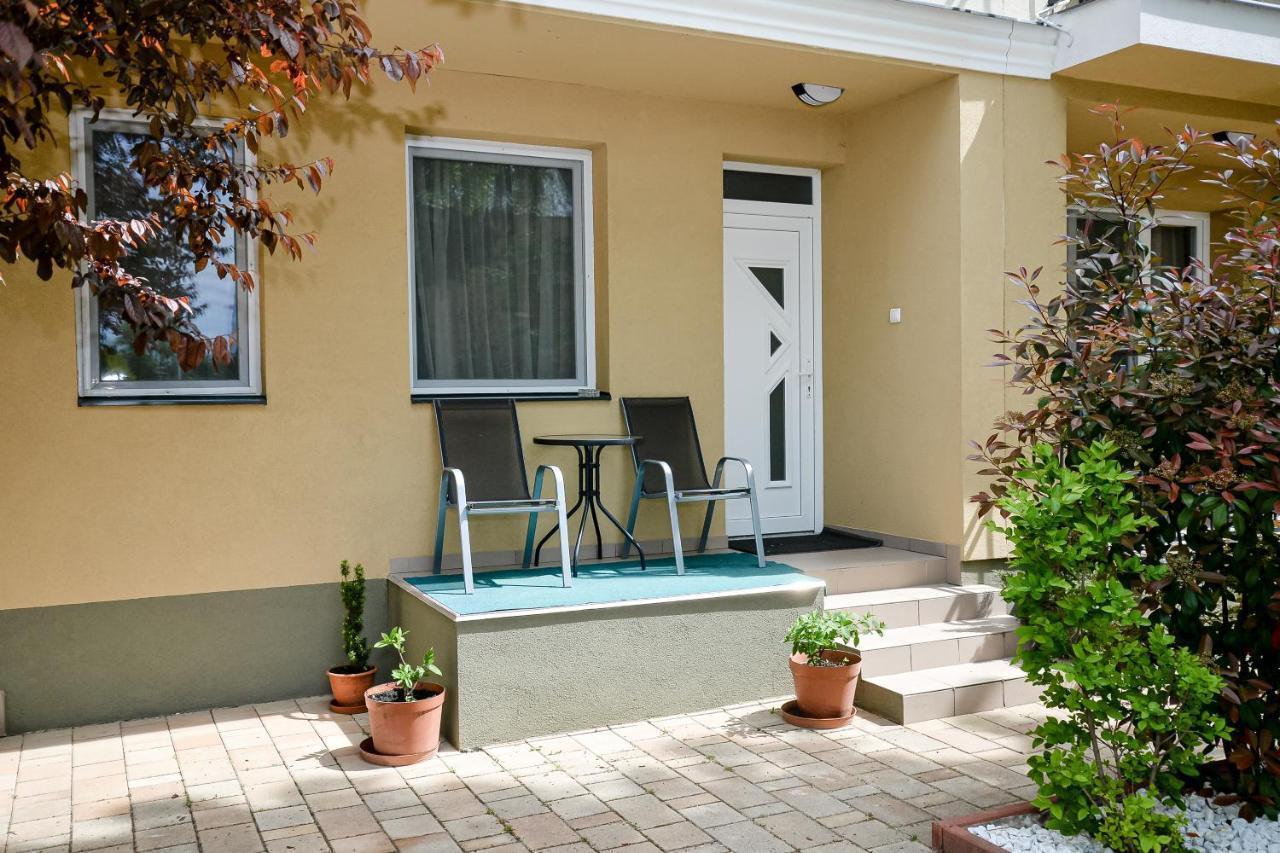 Media Panzio Es Apartmanhaz Hajdúszoboszló Exterior foto