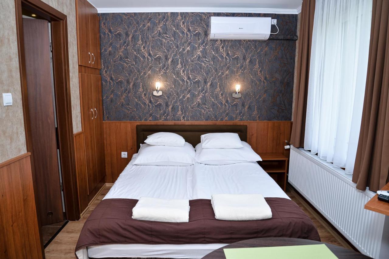 Media Panzio Es Apartmanhaz Hajdúszoboszló Exterior foto