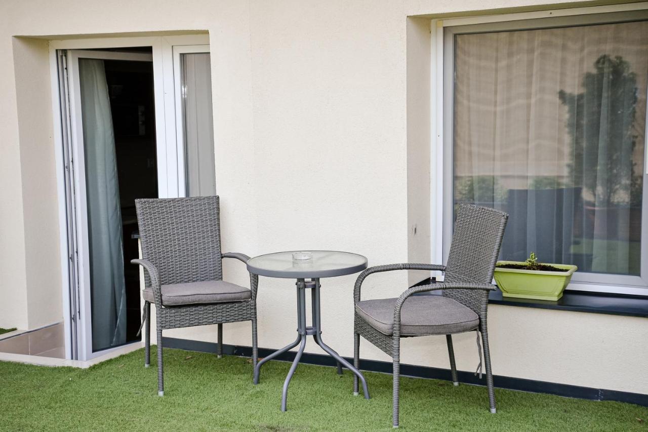 Media Panzio Es Apartmanhaz Hajdúszoboszló Exterior foto