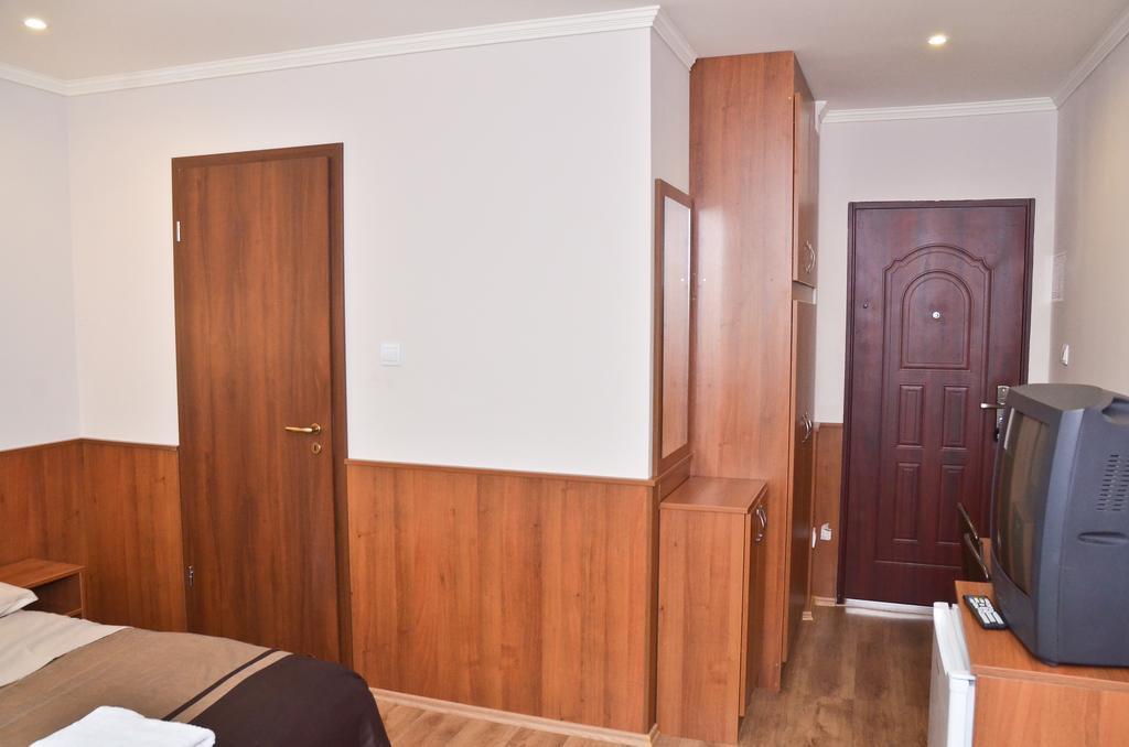 Media Panzio Es Apartmanhaz Hajdúszoboszló Exterior foto