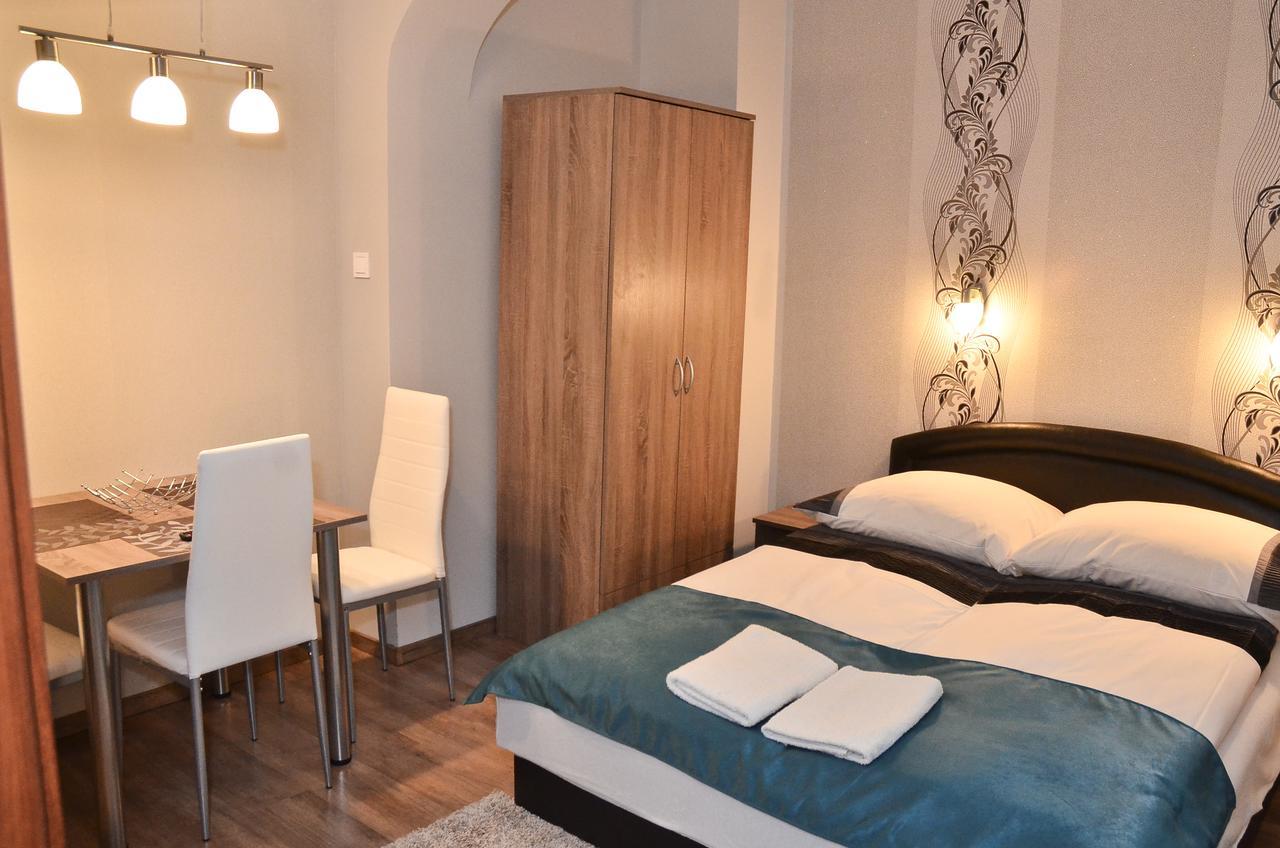 Media Panzio Es Apartmanhaz Hajdúszoboszló Exterior foto
