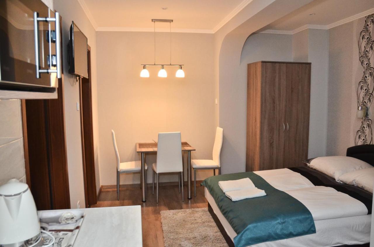 Media Panzio Es Apartmanhaz Hajdúszoboszló Exterior foto